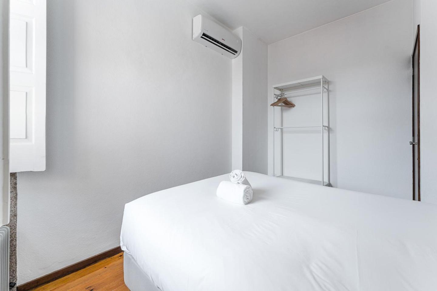 Guestready - Modern Duplex, Neo-Classical Building Porto Exterior photo