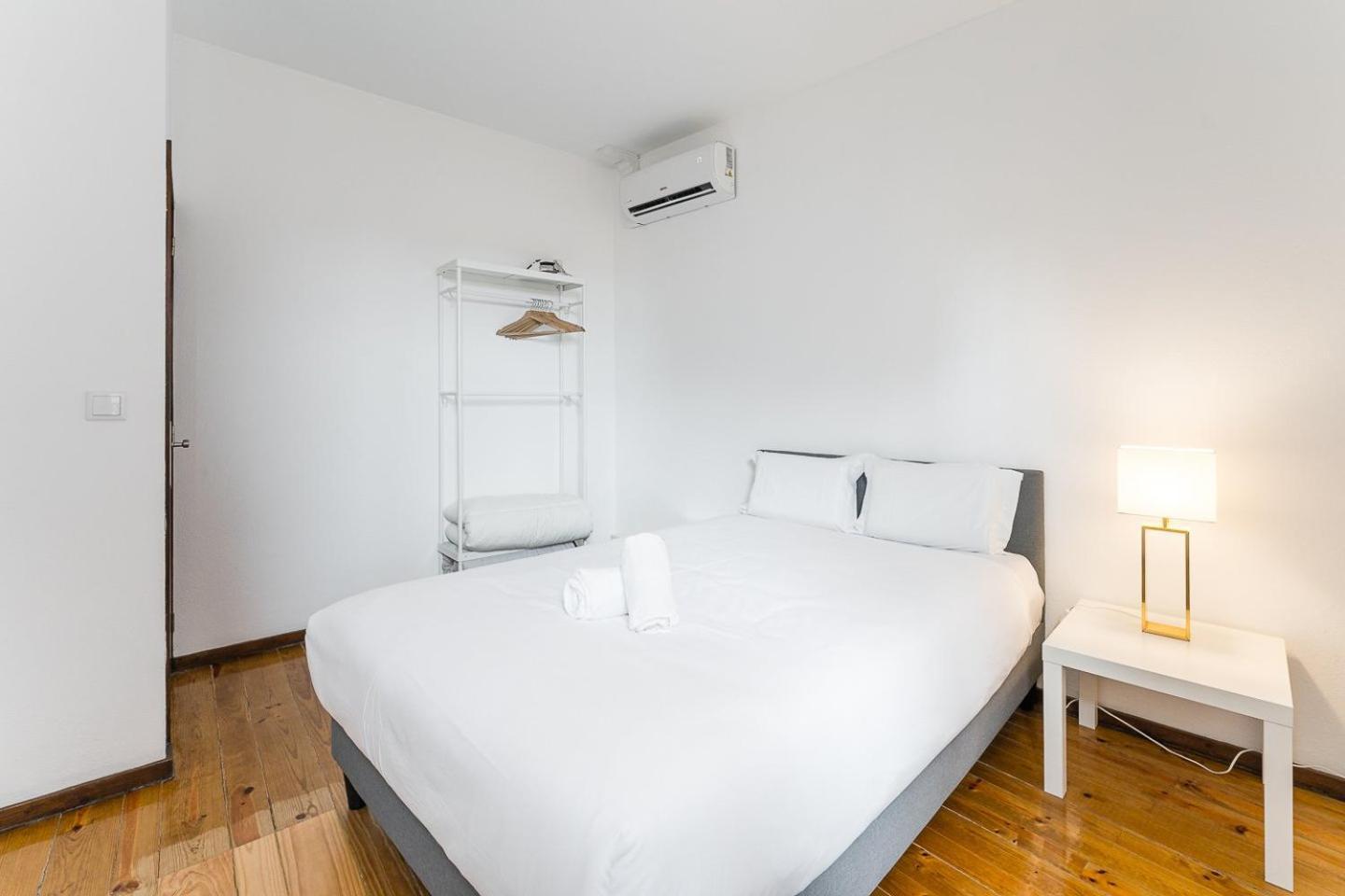 Guestready - Modern Duplex, Neo-Classical Building Porto Exterior photo